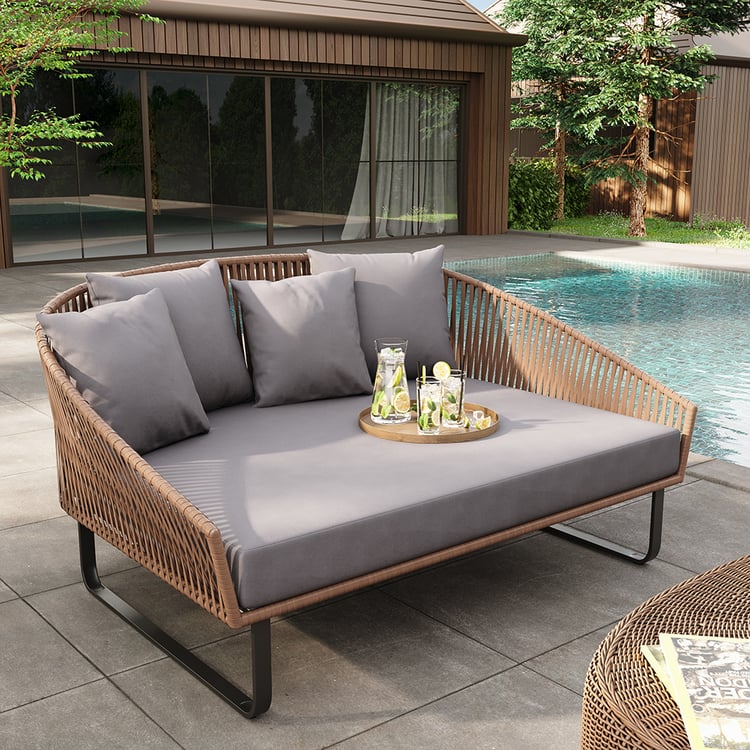 Zovika Elegant and Comfy Rope braided Sunbed