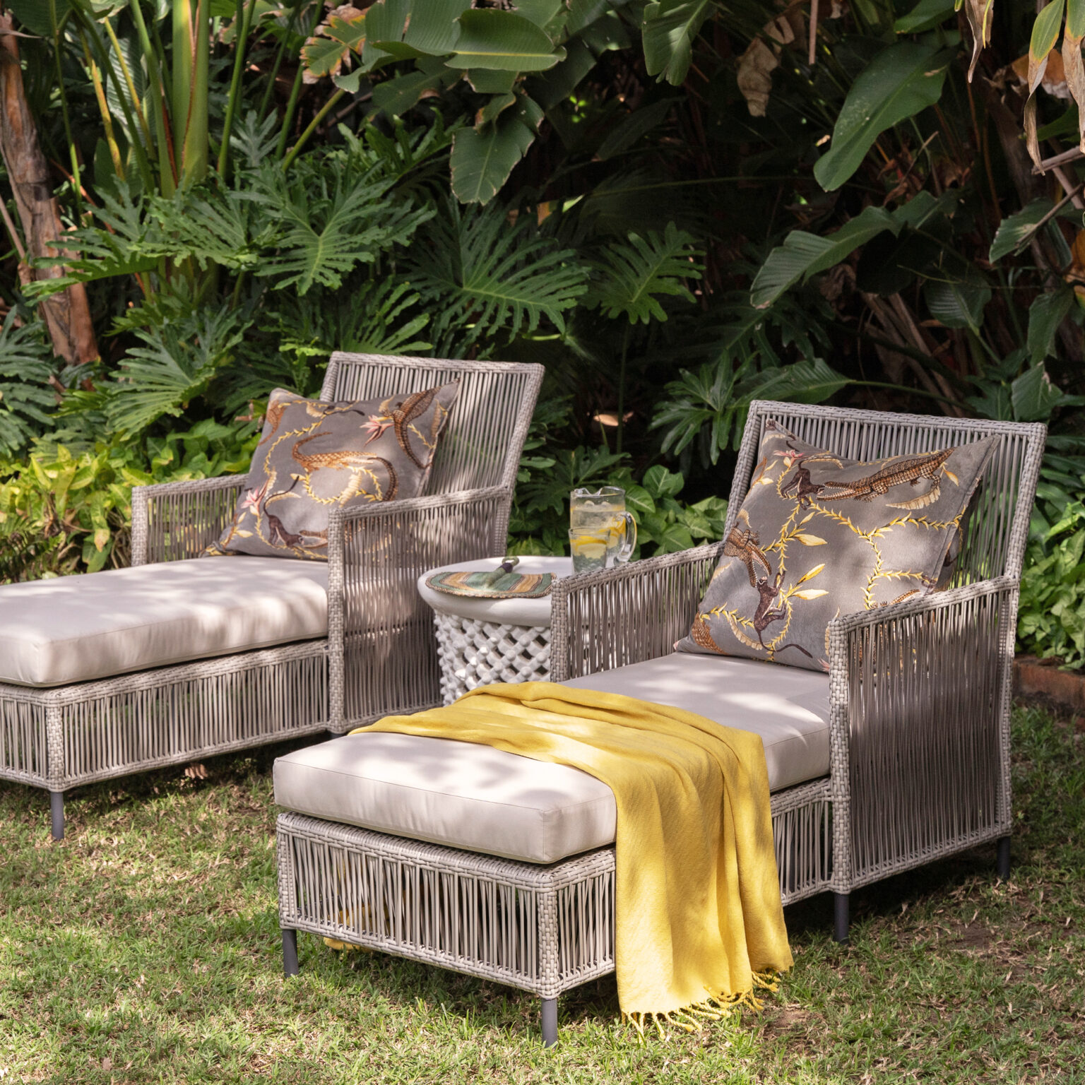 Zovika Striking Outdoor Pool lounger Set