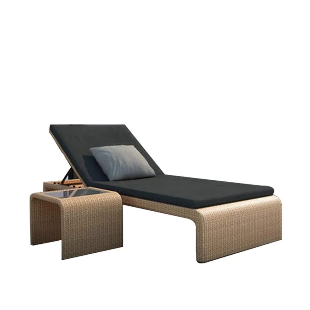 Solara Wicker Outdoor Chaise Lounger