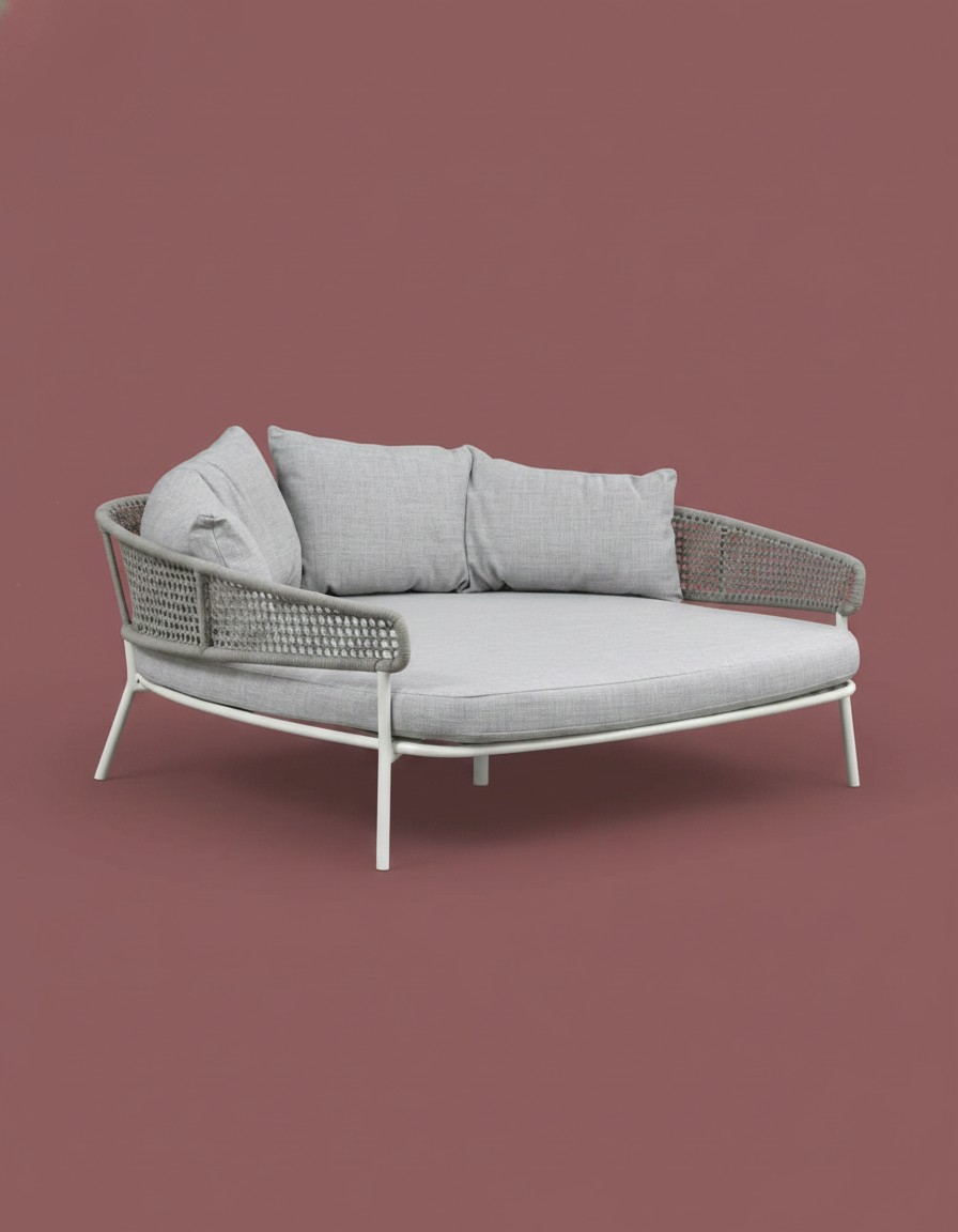VerdaLuxe All-Weather Resin Wicker Sunbed - Image 4